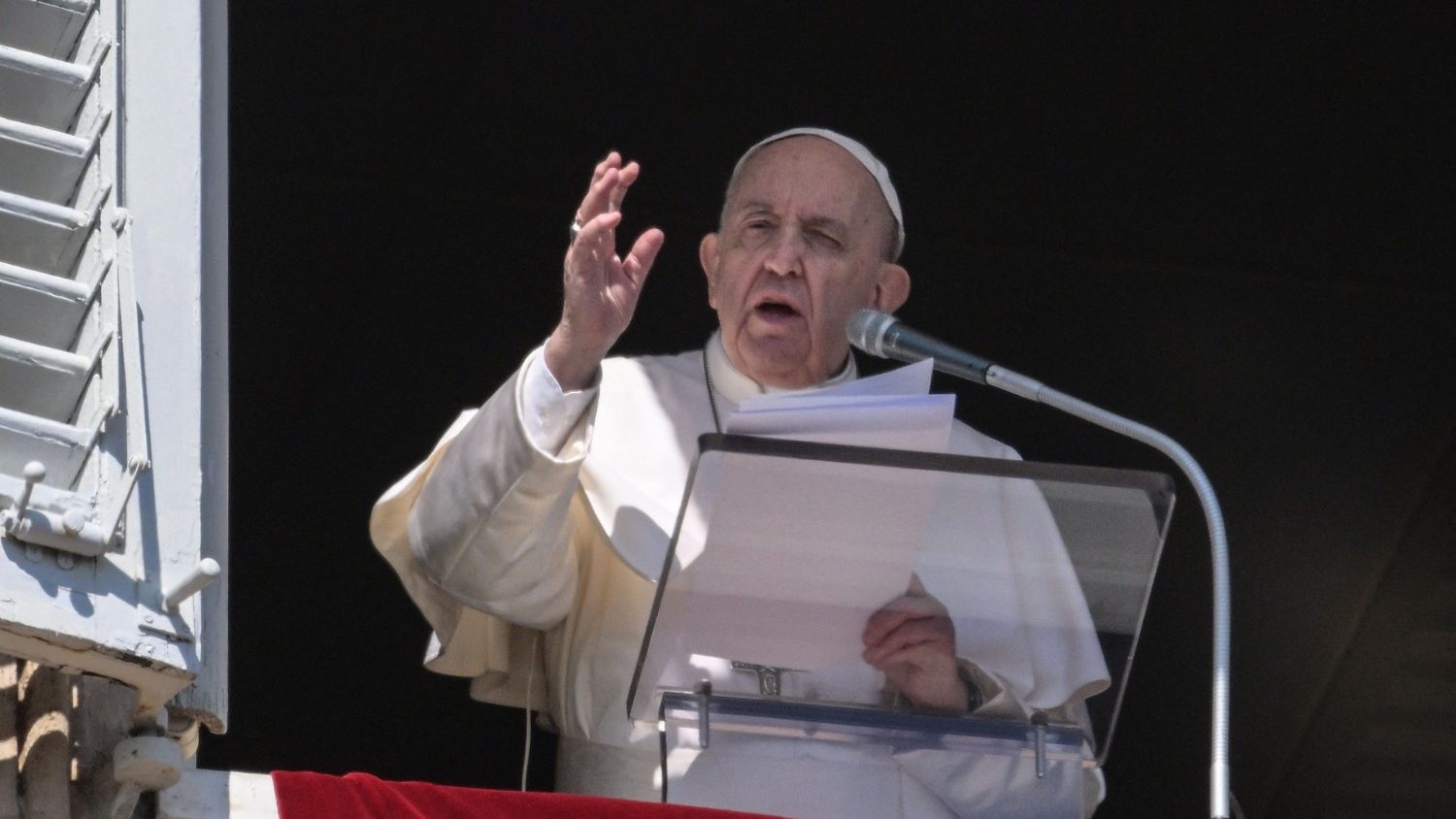 Papež k Ukrajině: "Jménem Božím vás žádám, zastavte tento masakr!"